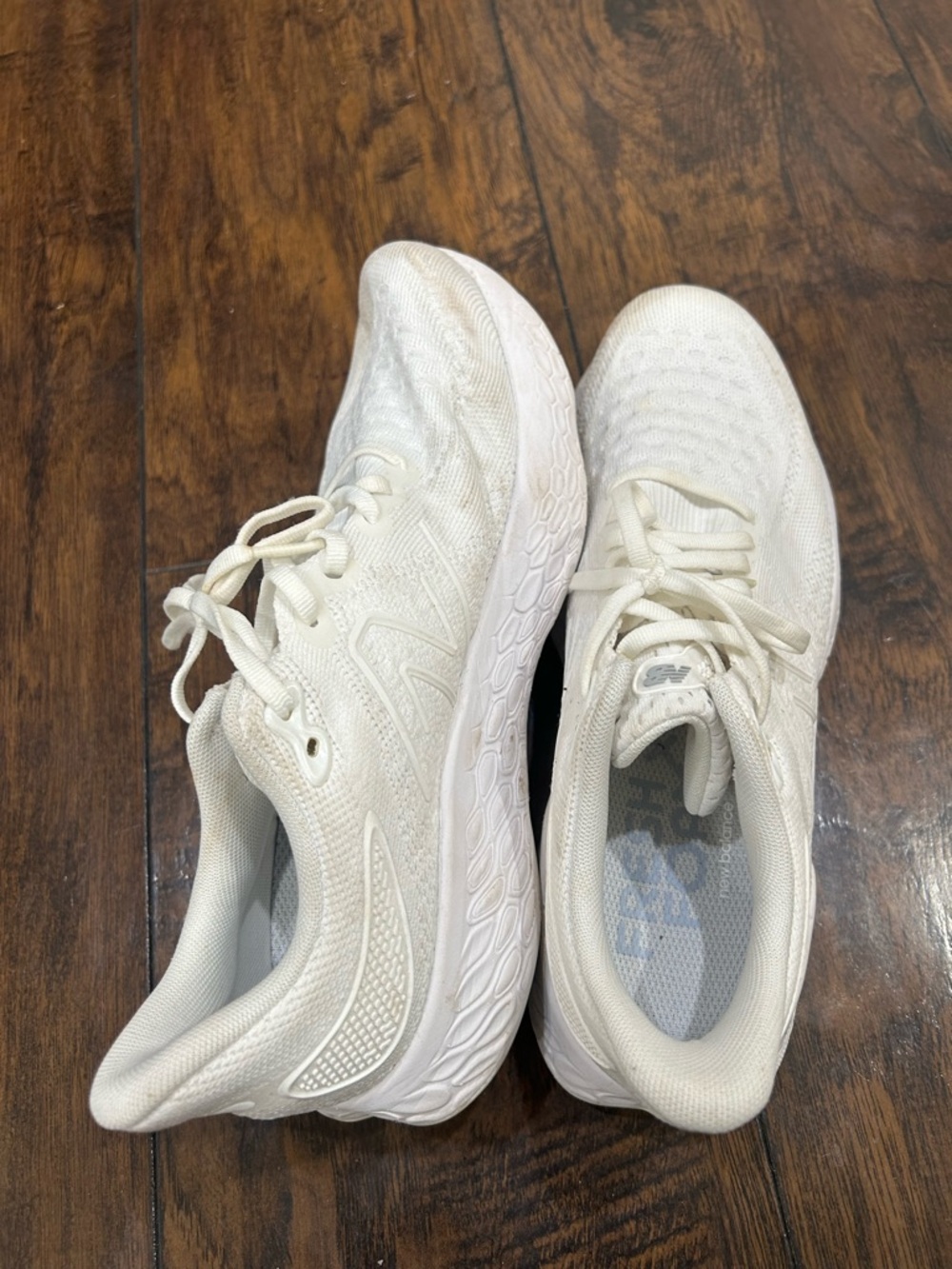 New Balance Women's White Athletic Running Shoes - Picture 3 of 8